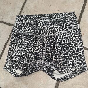 Outdoor Voices Move Free Leopard